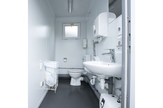 WC-Container rollstuhlgerecht, innen
