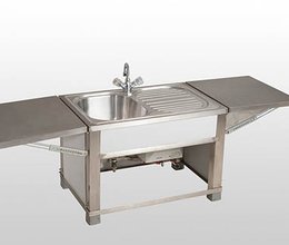 Waschbecken mit Untertischboiler